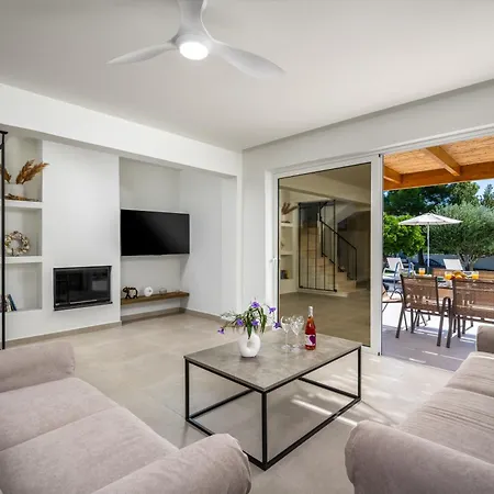 Costazia Villa Kalithies