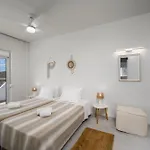 Villa Costazia *