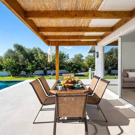 Willa Costazia Kalithies